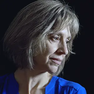 招聘教授 2 Claire Désert