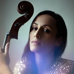 招聘教授 8 ジュリー・セヴィヤ・フレッス Julie Sévilla Fraysse